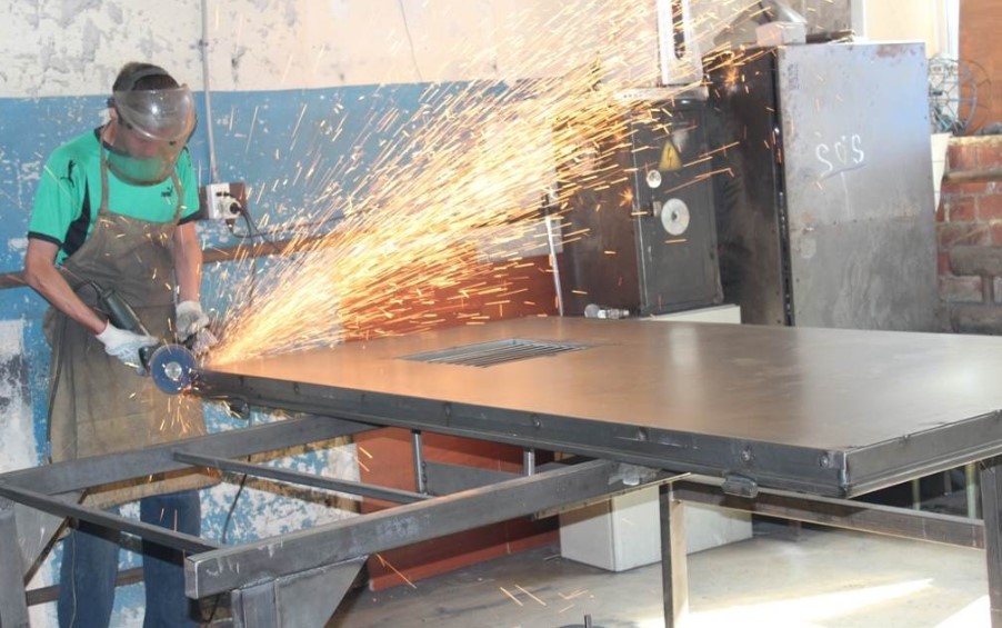 Производство металлических дверей