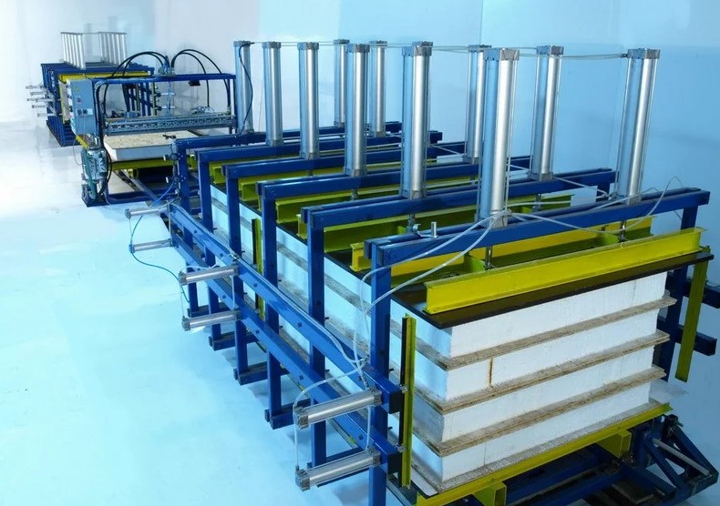 Линия по производству сэндвич панелей
