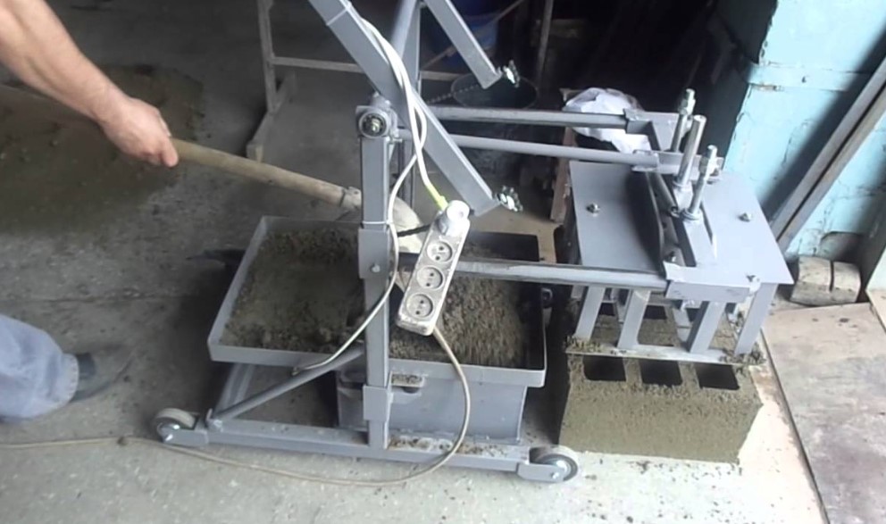 Станок для изготовления шлакоблоков