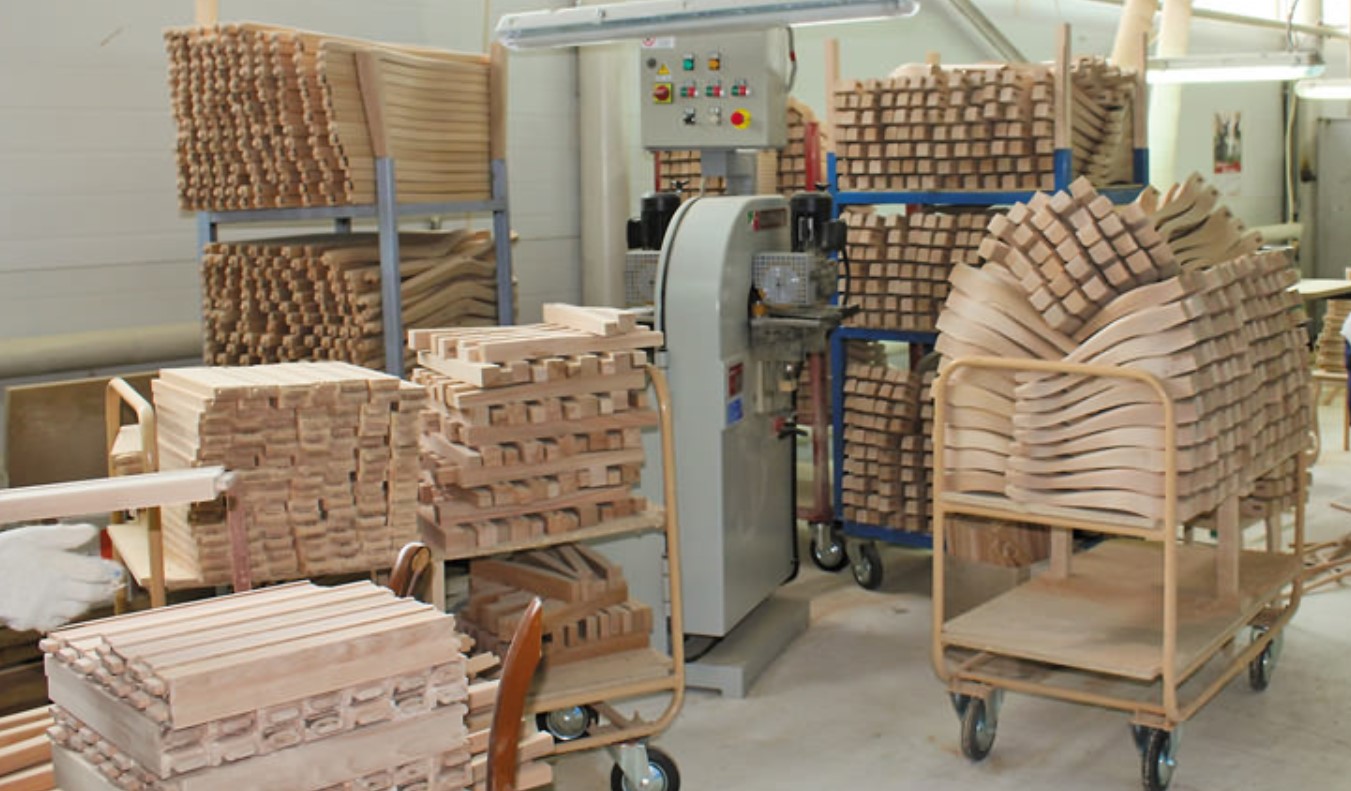 Цех по производству стульев