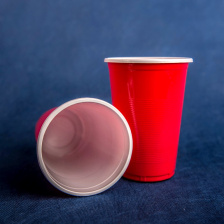 Стакан одноразовый 500 мл пластиковый Высокий красно-белый Экстра 50/16/800