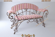 Кованый диван с мягкими подлокотниками