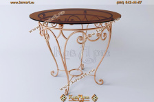 Кованый обеденный стол золотого цвета