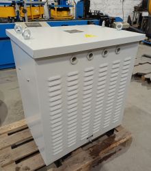 Разделительный трехфазный трансформатор трс/трсз