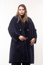 Женское пальто из искусственного меха с двубортной застёжкой