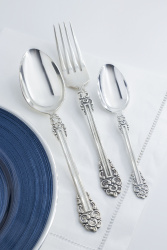 Столовые приборы