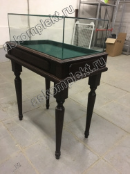 Витрина музейная горизонтальная, полного обзора.