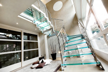 Стеклянные лестницы (триплекс, каленое стекло)