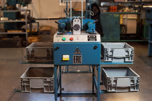 Полуавтоматы для перемотки нитей СПН 2-4