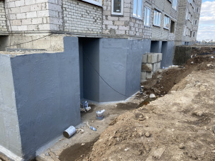 Гидроизоляция фундамента жидкой полимерной мастикой Elastomeric110 (Поэтапное нанесение)