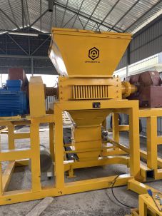 Шредер для переработки ТБО Auto Crusher Rubber