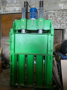 Пресс пакетировочный вертикальный Кубер-20В