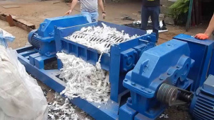 Оказываем услуги дробления и шредерения пластика