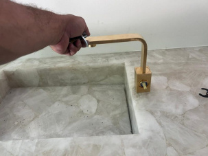 Гидроабразивная резка керамогранита в СПБ