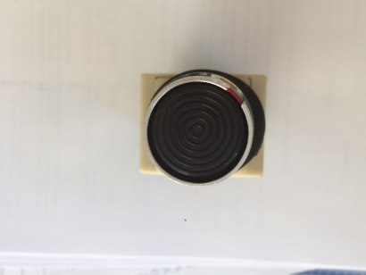 Кнопки, переключатели, лампочки