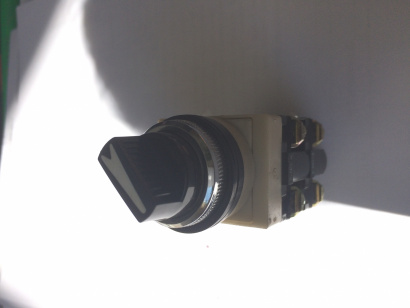 Кнопки, переключатели, лампочки