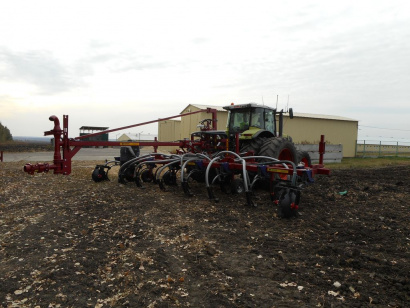 Инжектор-культиватор для внутрипочвенного внесения навоза в поля