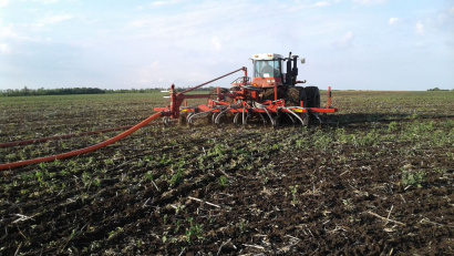 Инжектор-культиватор для внутрипочвенного внесения навоза в поля