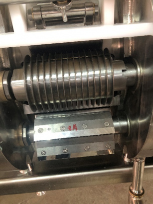 Машина для нарезки кубиками, бруском подмороженного продукта Leaddenmar Dicer L3300