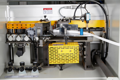 Кромкооблицовочный станок VELBERG MC365J