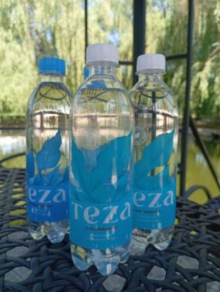 Вода «ТЕЗА» оптом — природная родниковая 0,5 л и 1,5 л (газ/негаз) | Краснодар