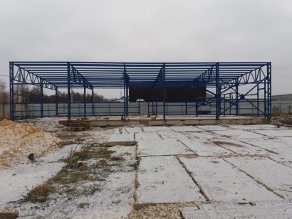 Продажа каркаса ангара из черного металла 200 м2