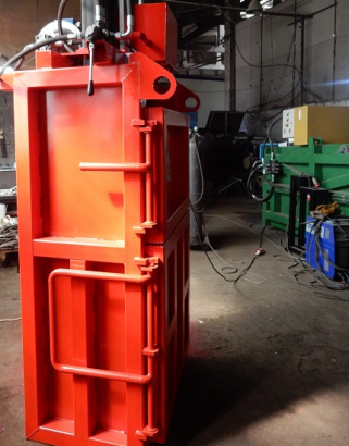 Пресс  пакетировочный вертикальный Кубер-15В