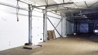 Промздание 2366 м2 + 1,35 га в центре Луги — всего 35 млн.руб.