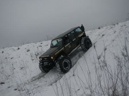 Вездеход самурай-надежный транспорт высокой проходимости