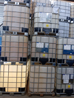 Еврокуб или IBC-контейнер - промышленный многоразовый пластиковый контейнер