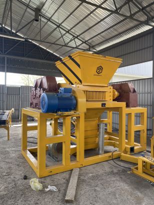 Шредер для переработки ТБО Auto Crusher Rubber