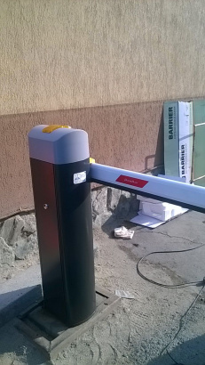 Автоматический шлагбаум