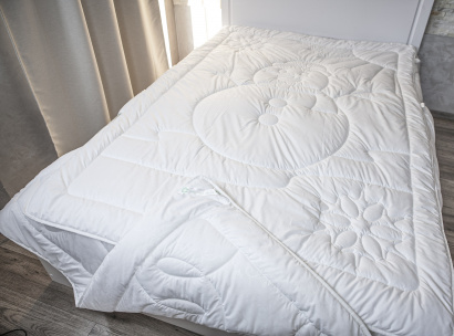 Одеяла стеганые дизайнерские.