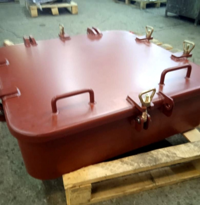  Люк судовой с барашковыми задрайками исполнения Fп (плоское полотно) 630 и 830