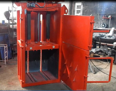 Пресс  пакетировочный вертикальный Кубер-15В