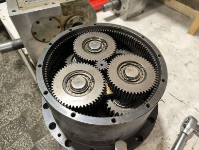 Ремонт редукторов импортной спецтехники: ходовых, поворотных, бортовых