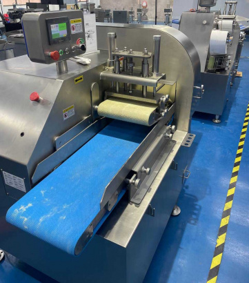 Машина для нарезки мяса и рыбы  Leaddenmar Meat Slicer L690