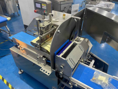 Машина для нарезки мяса и рыбы  Leaddenmar Meat Slicer L690