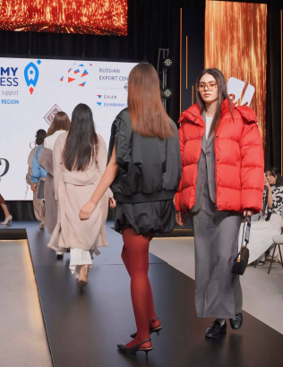 Швейная фабрика принимает заказы на пошив по всей России курток, пиджаков, брюк и др