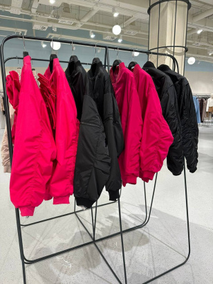 Швейная фабрика принимает заказы на пошив по всей России курток, пиджаков, брюк и др