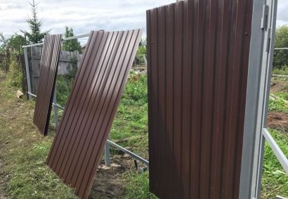 Заборы из профнастила