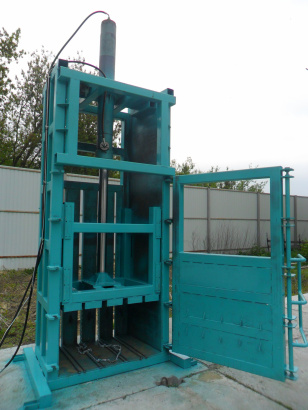 Пресс пакетировочный вертикальный Кубер-30ВМ Премиум