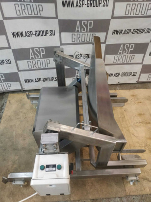 Подъемник опрокидыватель тележек гидравлический