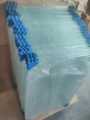 Защитные уголки для мебели, стекла и грузов