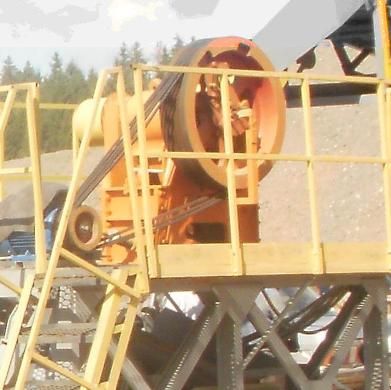 Дробилка щековая ДЩ-210 (ЩДС-2,5х4,0) на рамной конструкции (агрегат) 