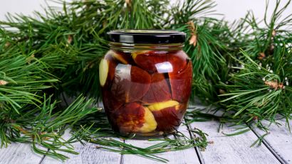 Маринованные белые грибы боровики цельные 250 г