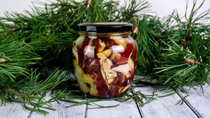 Маринованные белые грибы боровики резанные  250 г