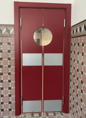 Маятниковые двери для ресторанов