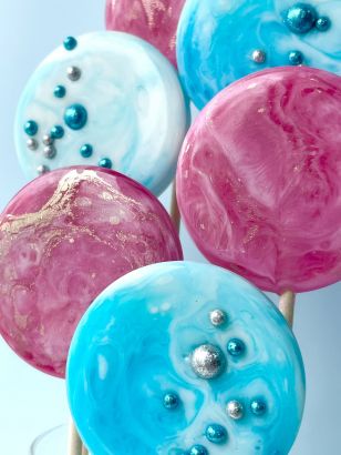 Леденцы на палочке фигурные