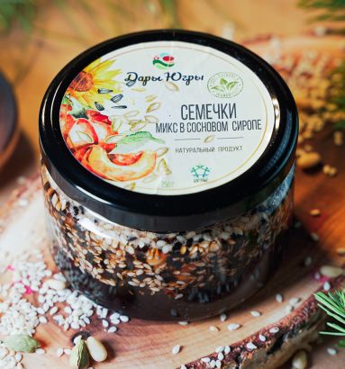 Микс из семечек (тыква, кунжут, подсолнечник) в сиропе из молодых сосновых шишек 250 гр 